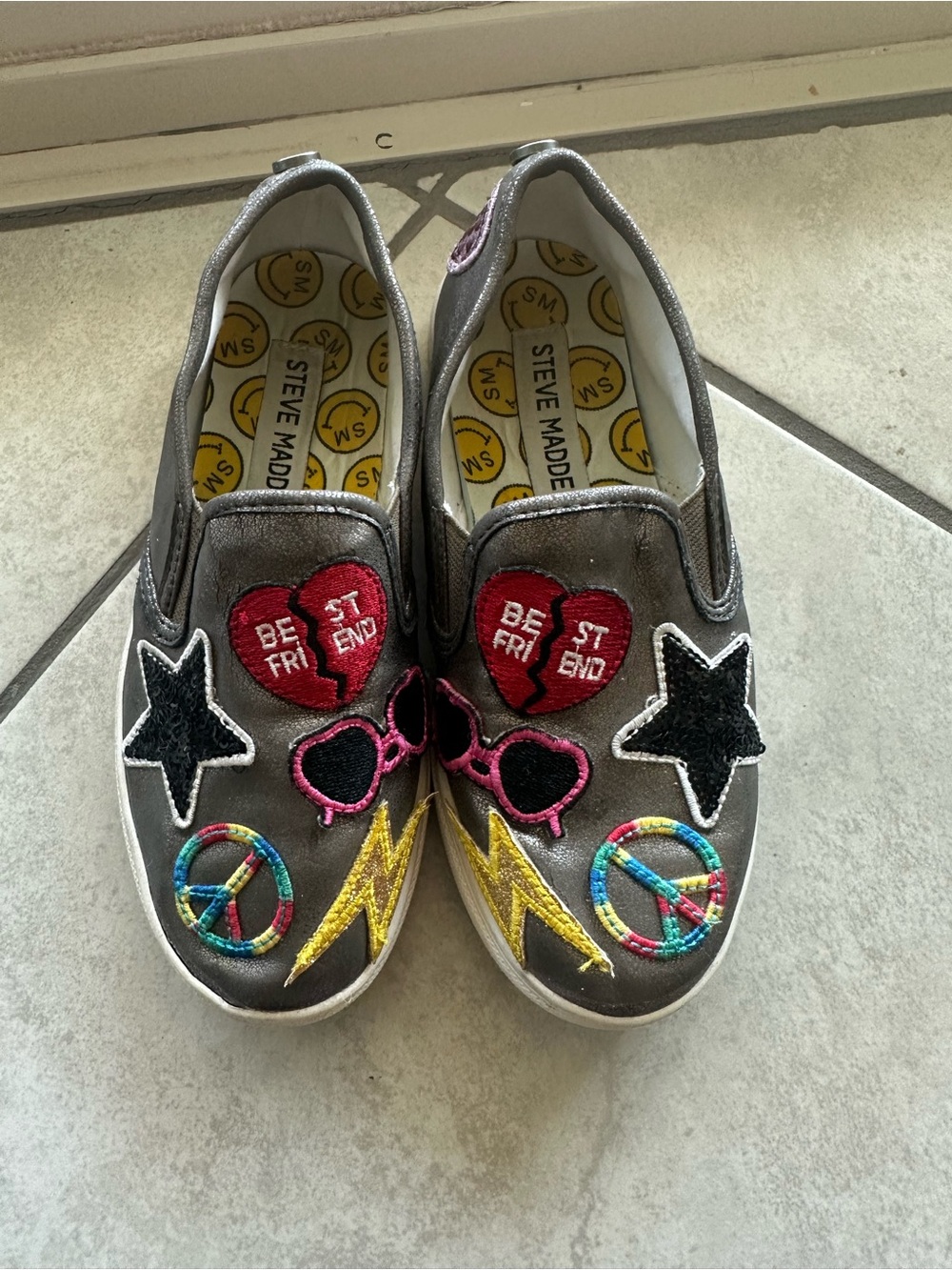 Steve Madden Kids' Metallic Gray Embroidered Slip-On Sneakers kids size 13